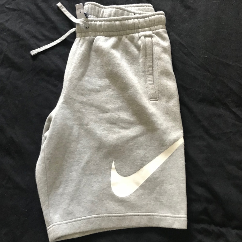 🚩Sold🚩🔥Nike Fleece Shorts🔥 - Picture 1 of 8